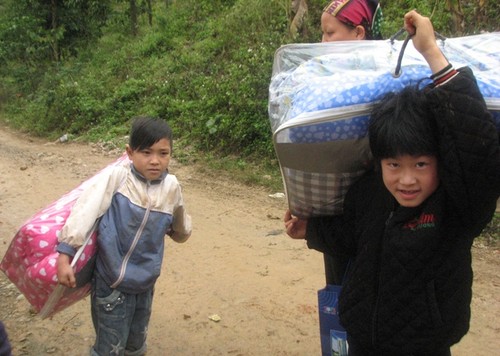 VOV5’s spring charity program in Can Nong border commune - ảnh 22